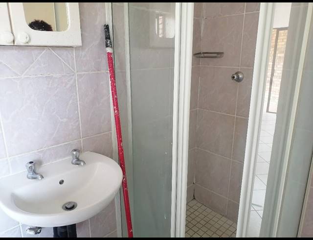 2 bed property to rent in WINCHESTER HILLS